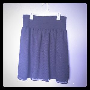 《White House Black Market》NWOT Black Midi Skirt